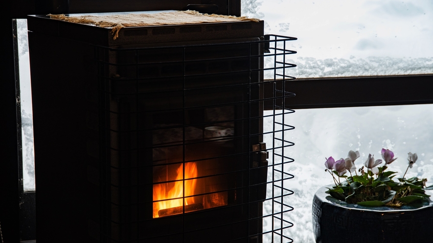 *【暖炉】寒い冬でも暖炉の火であったか。