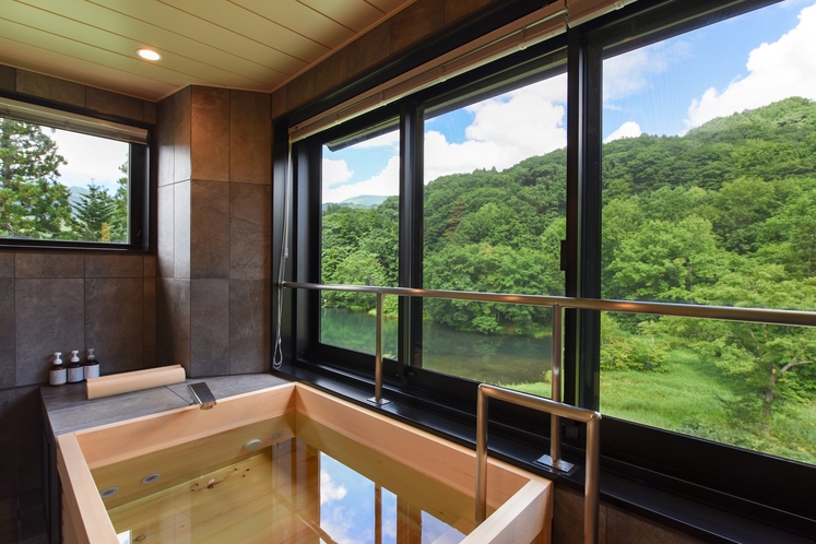 *【半露天付特別室】お部屋のお風呂からは、開放感のある景色をひとりじめすることができます。