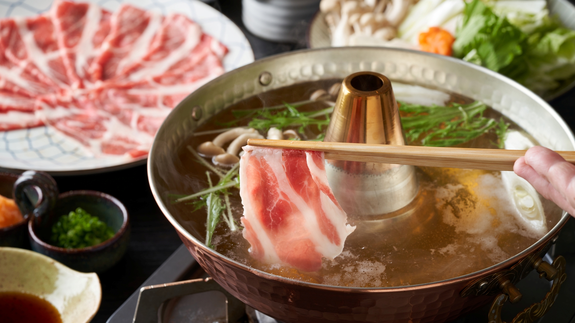 ご当地グルメ：薩摩黒豚しゃぶしゃぶ　鹿児島に来たら是非ご賞味ください！