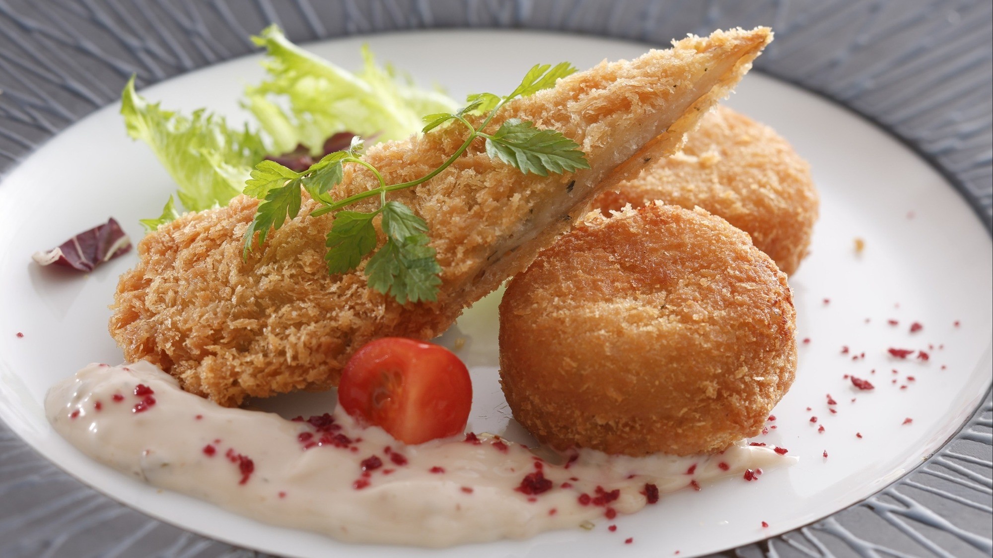 太刀魚香草揚げとチーズリゾットコロッケ