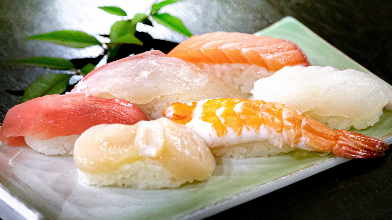 【いちばん人気】お寿司・海鮮鍋・お造り6種・旬の海鮮で満腹お約束プラン【夕食・朝食付き】