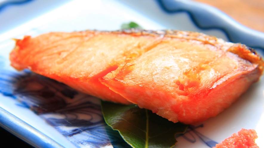 【朝食一例■鮭の塩焼き】