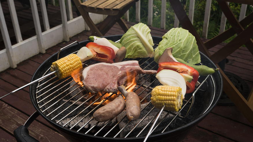 【網焼きBBQ】ができるよ！　でも雨ならお部屋内でホットプレート！　食材・調味料は持参で！素泊！