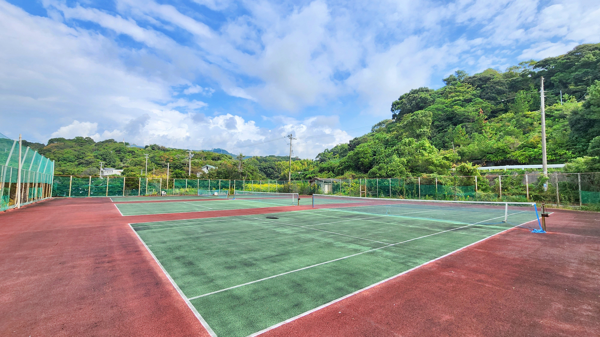 【テニスコート】