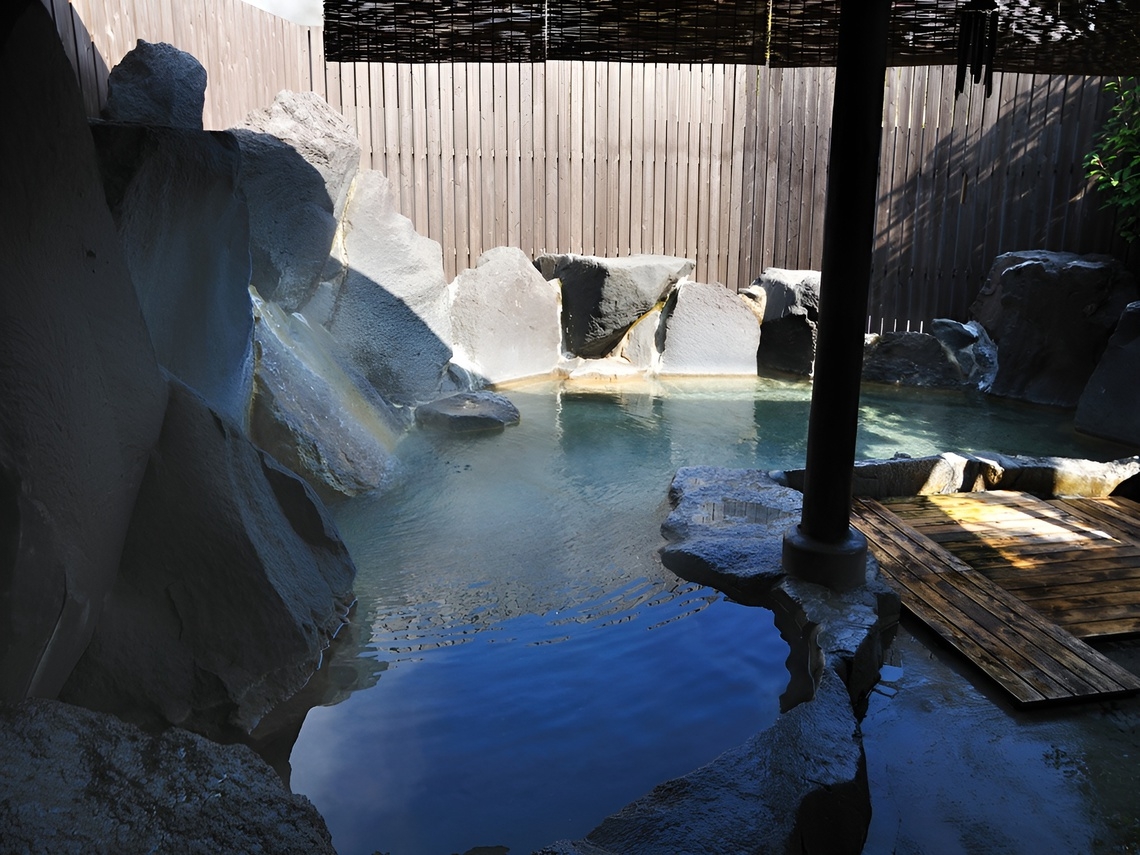 【５つの貸切風呂無料】ぶらり霧島素泊まりプラン　チェックイン22:00までOK【空×温泉】