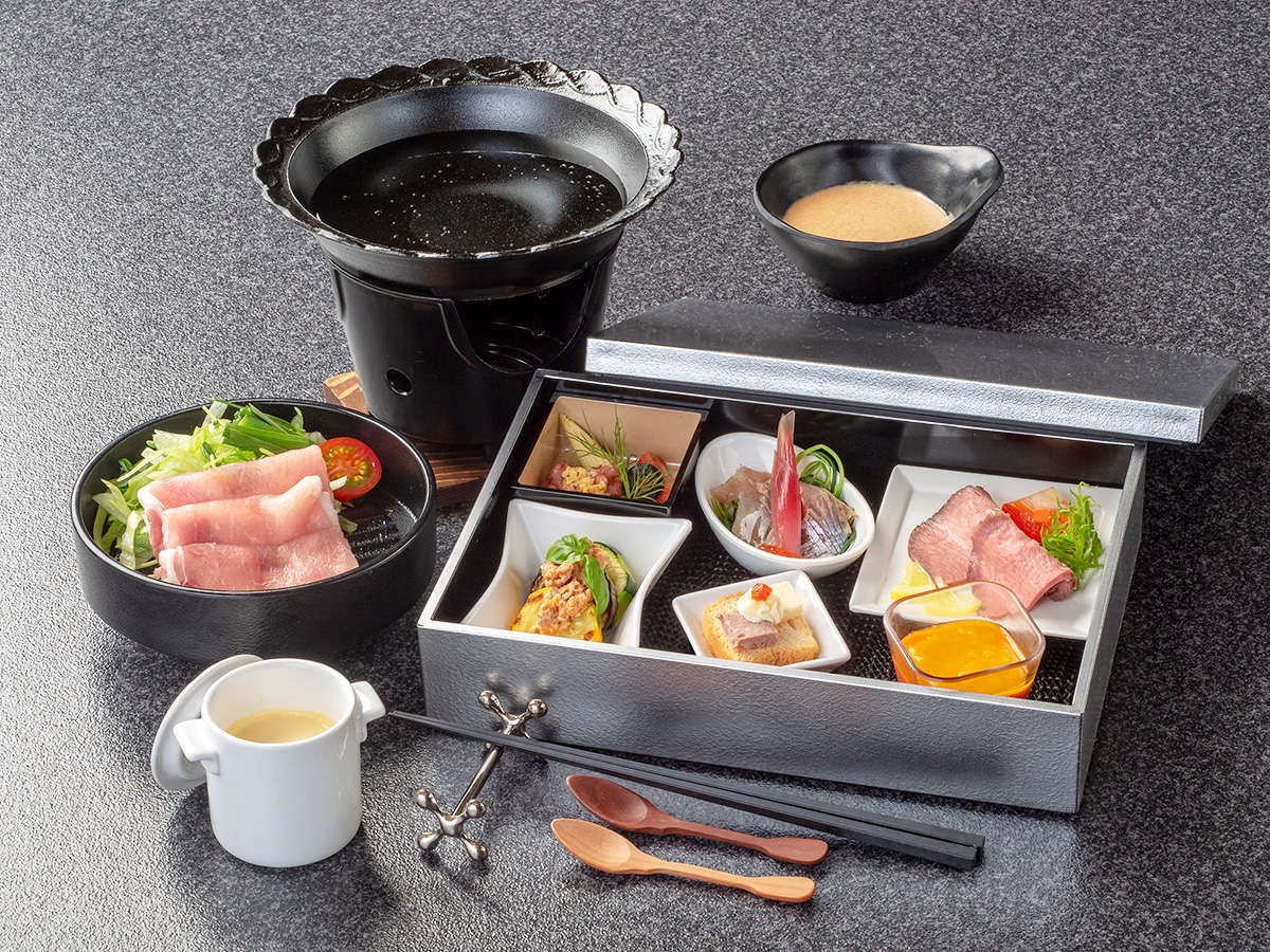 【カップル限定！】クリスマスにフルーツワインで乾杯♪【創作洋食膳ハーフバイキング】