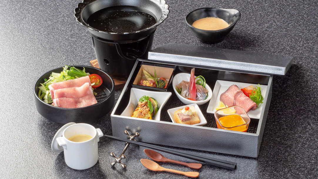 【早割90】1泊2食付き創作洋食膳＋ハーフバイキングプラン