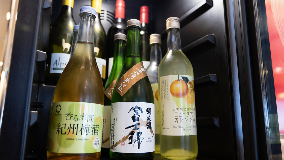 〜梅と桜がお出迎え〜熱海で春の訪れを感じる旅！1泊2食付き　創作洋食膳＋ハーフバイキングプラン