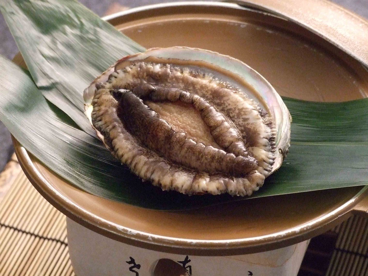 別注～アワビの陶板焼き～