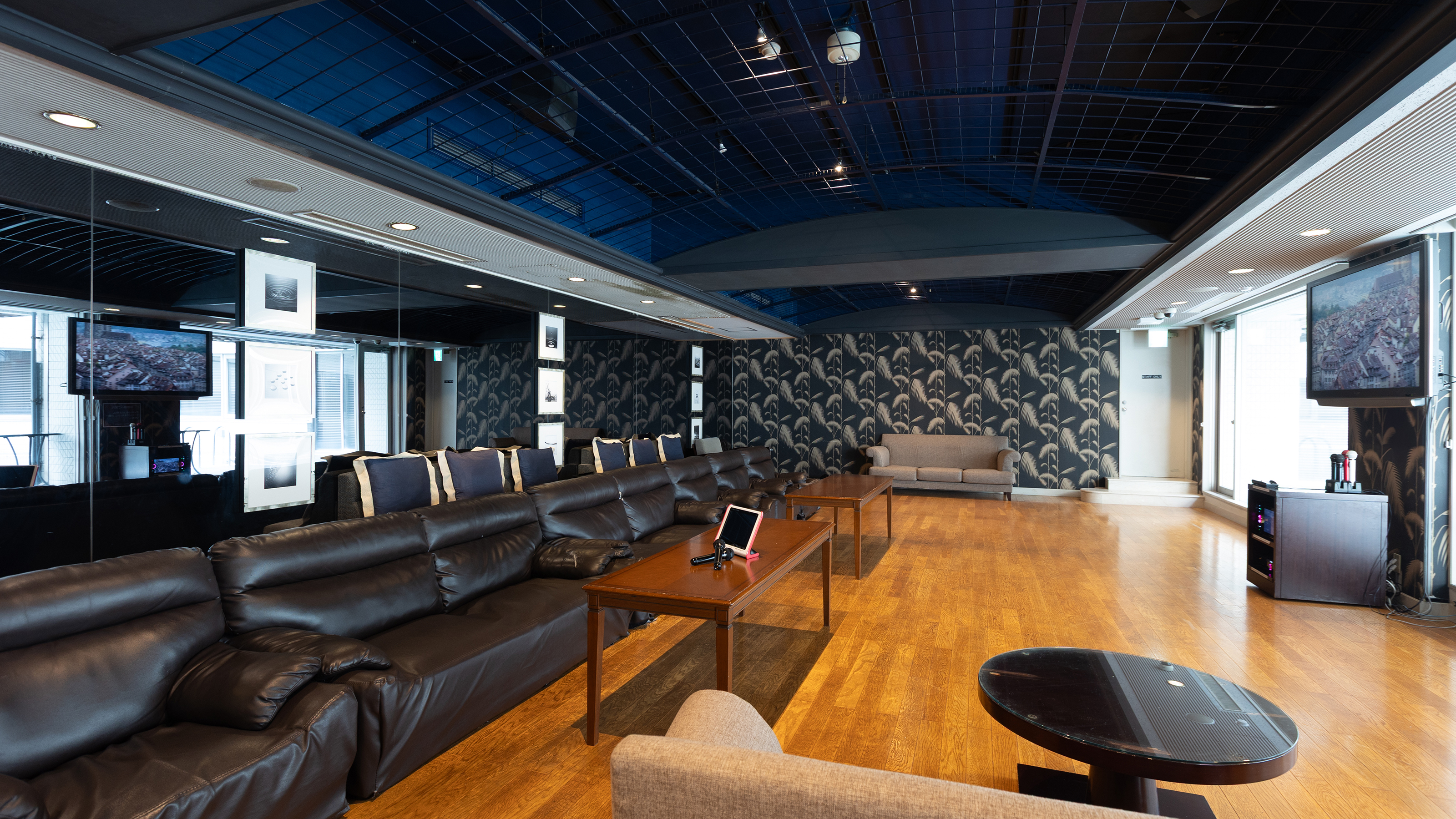 共用カラオケルーム