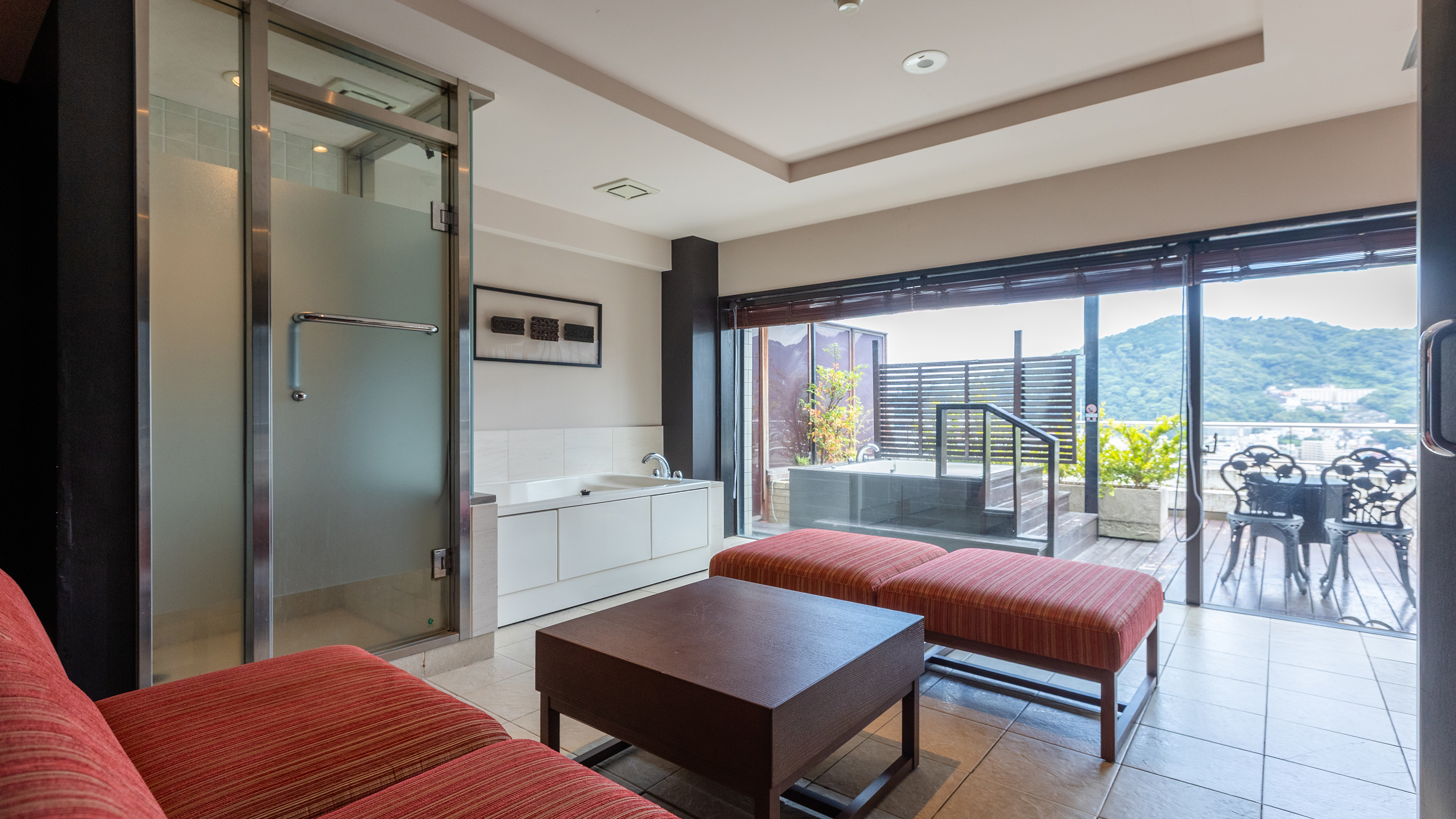 【ジャグジーバス付・メゾネット】トリプル