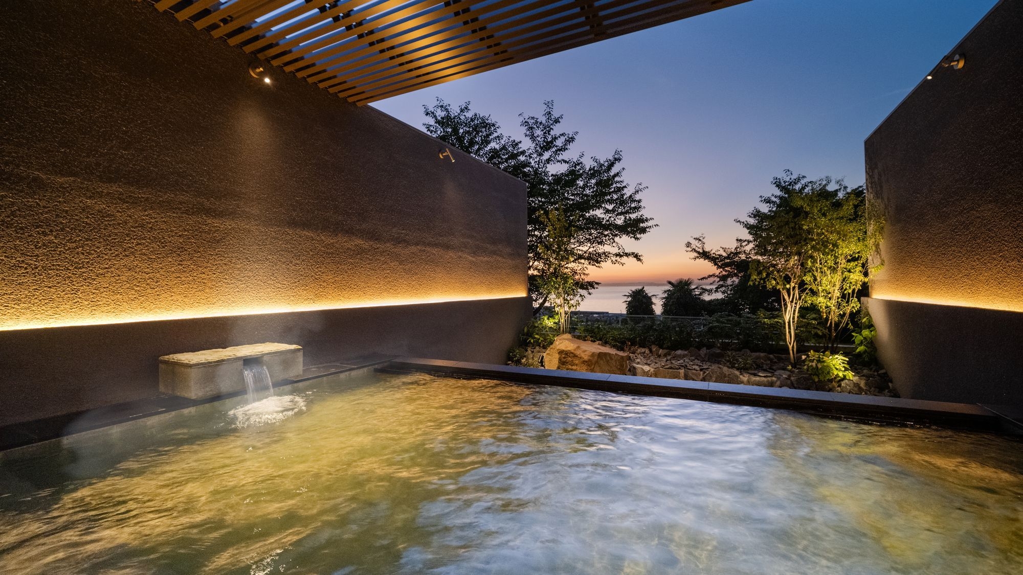 【2025年8月リニューアル／極み会席】淡路島三年とらふぐを使用した料理長おすすめ！