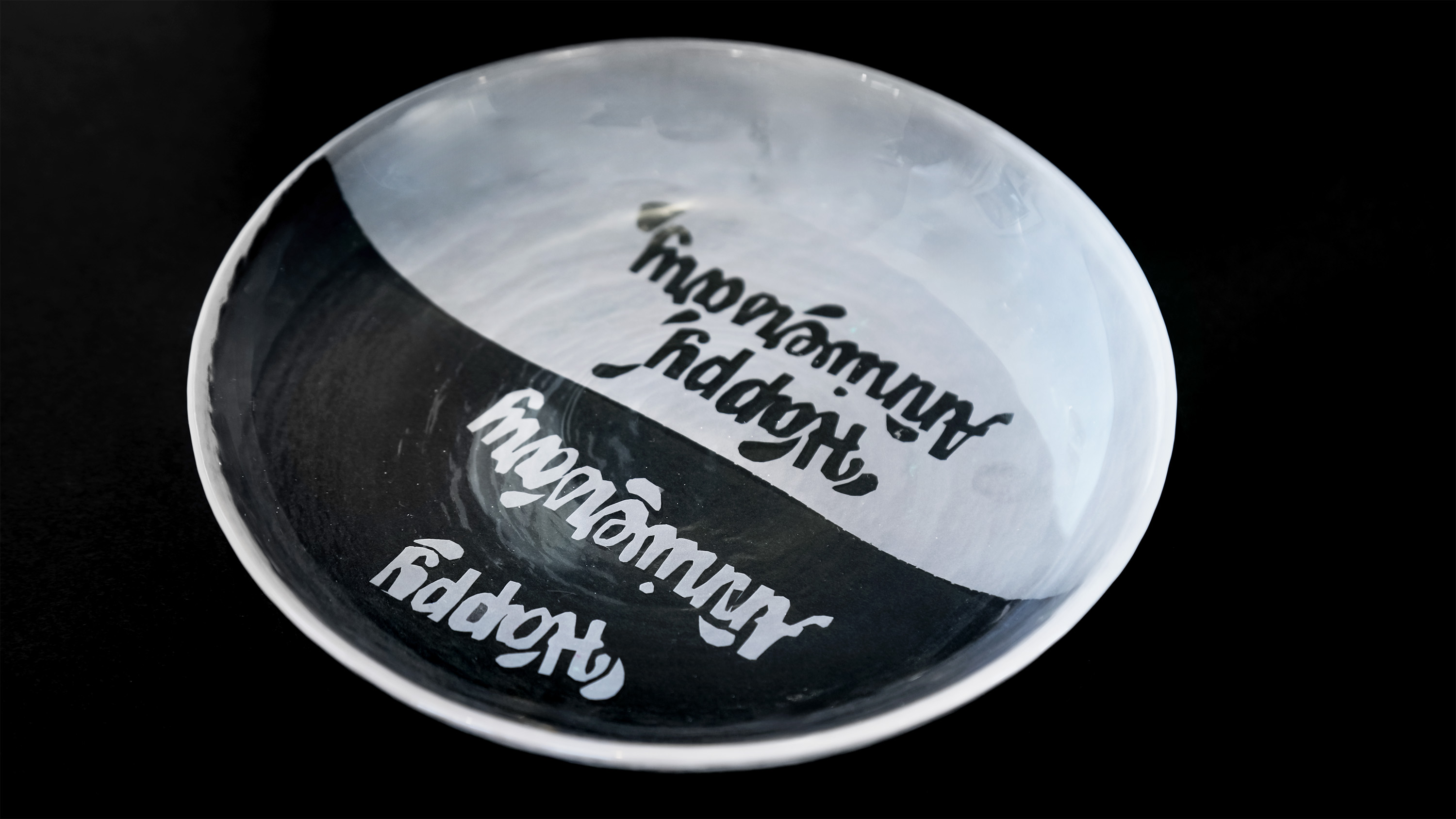 【サンドブラスト体験】オリジナルのお皿も作れます。