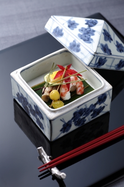 一泊二食付　四季山水　10畳+6畳（掘りごたつ付）+温泉