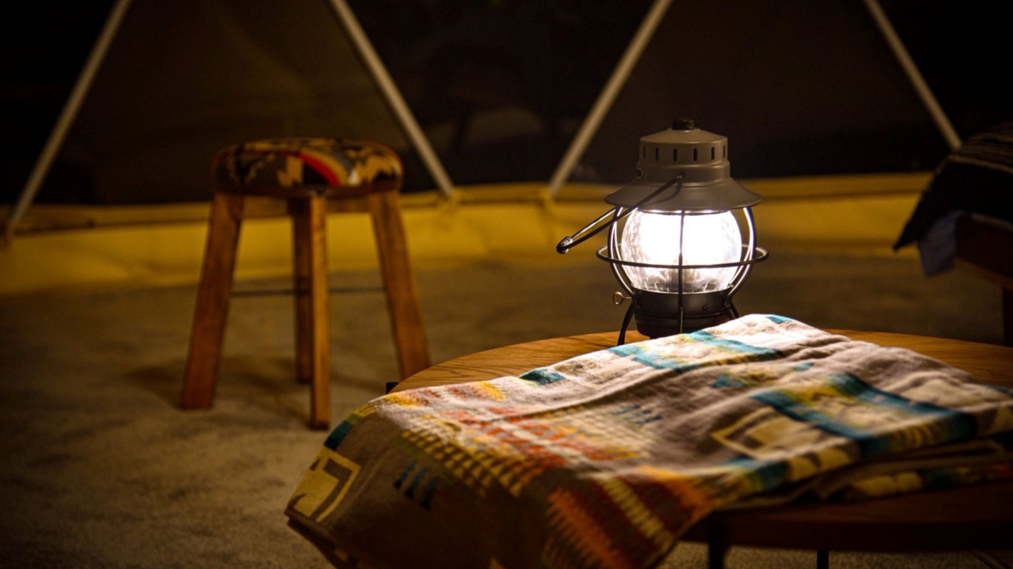 ［ドームテント］やさしい灯りが、夜の時間を穏やかに彩ります。