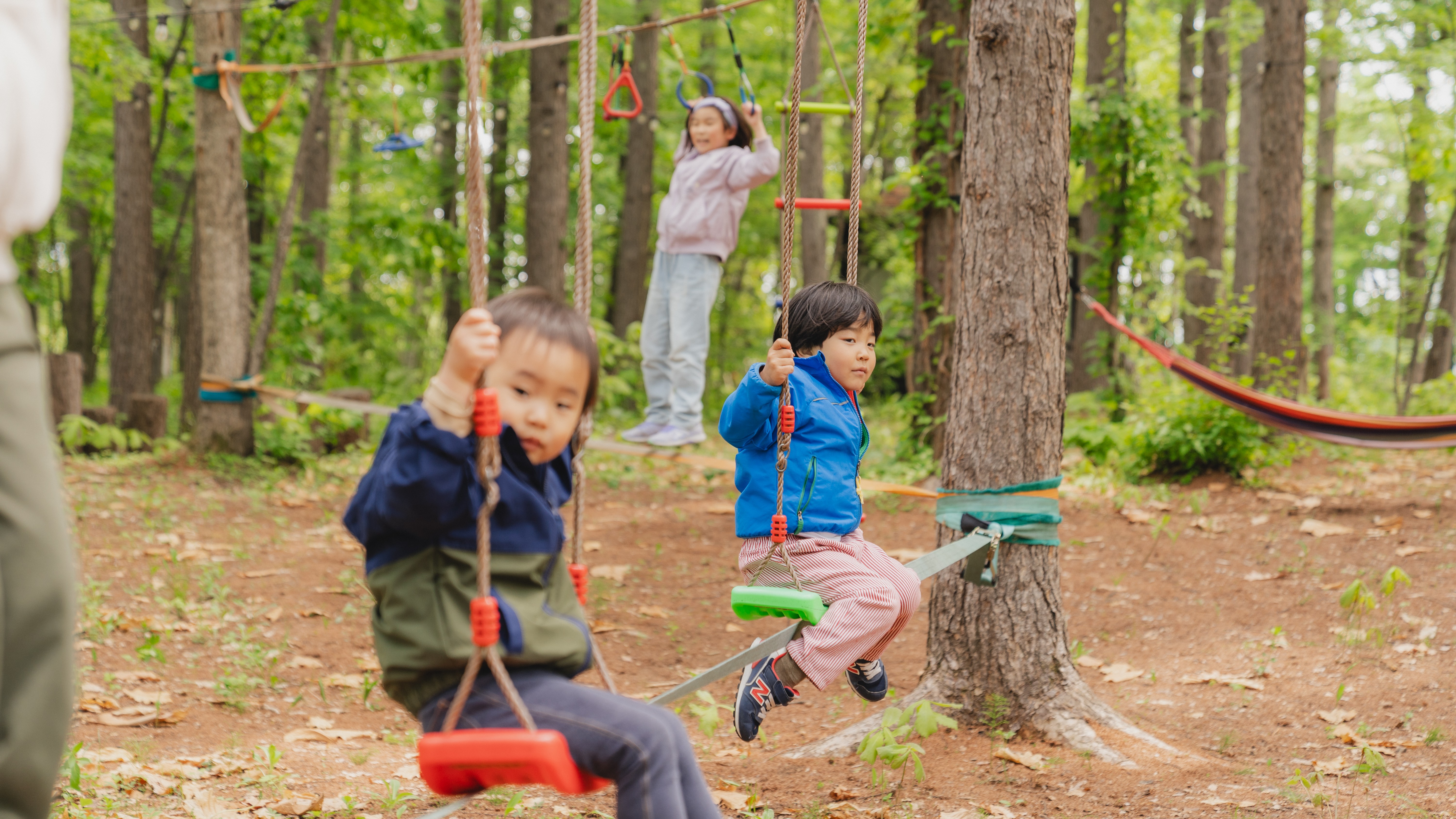 ■お子様ワクワク♪遊具を備えた「こどもの森」