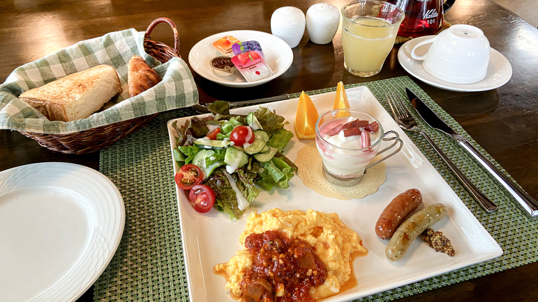 【朝食付】観光・仕事でゆっくり到着される方にお勧め◎翌日は彩り豊かな朝食で元気に出発！