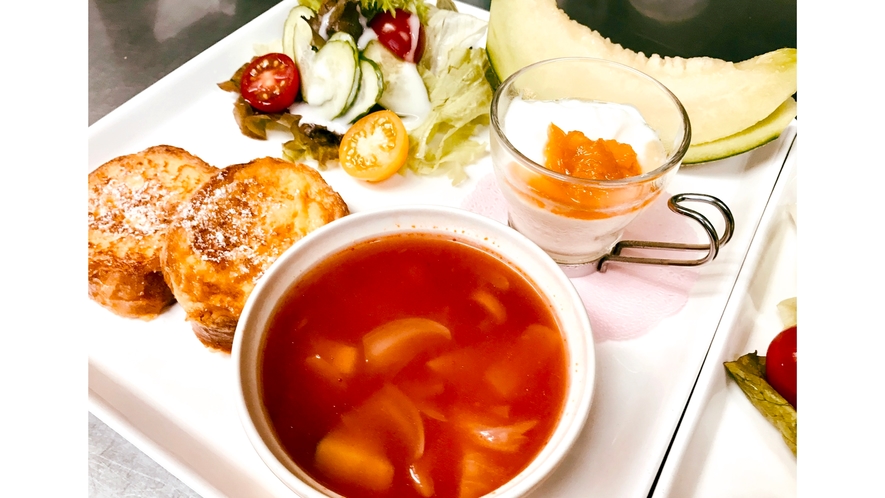 *お食事（朝食一例）/フレンチトーストと野菜スープ