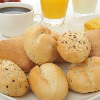 [Breakfast] The original European bread is very popular.