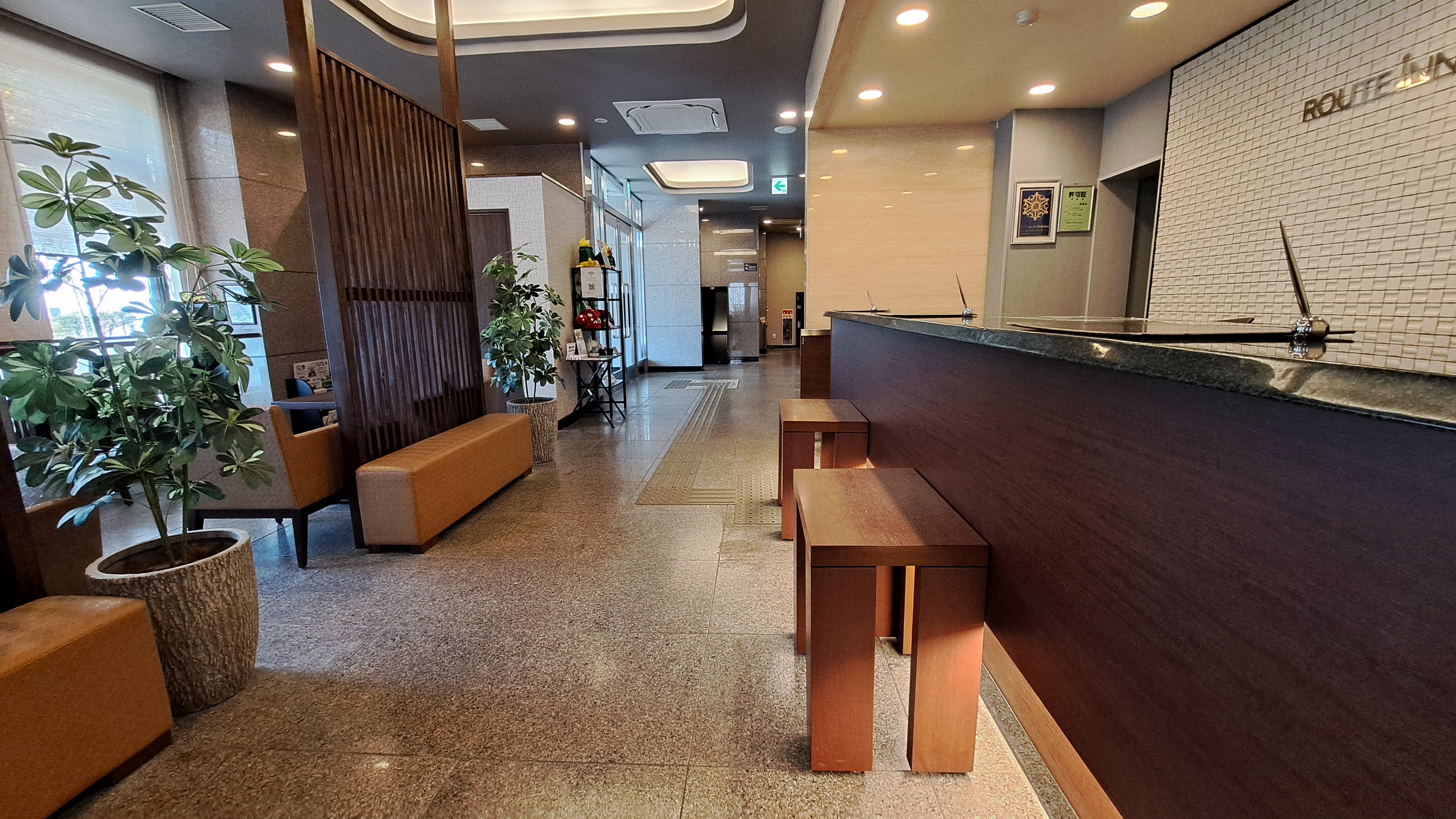 【ロビーカウンター】レストラン側～