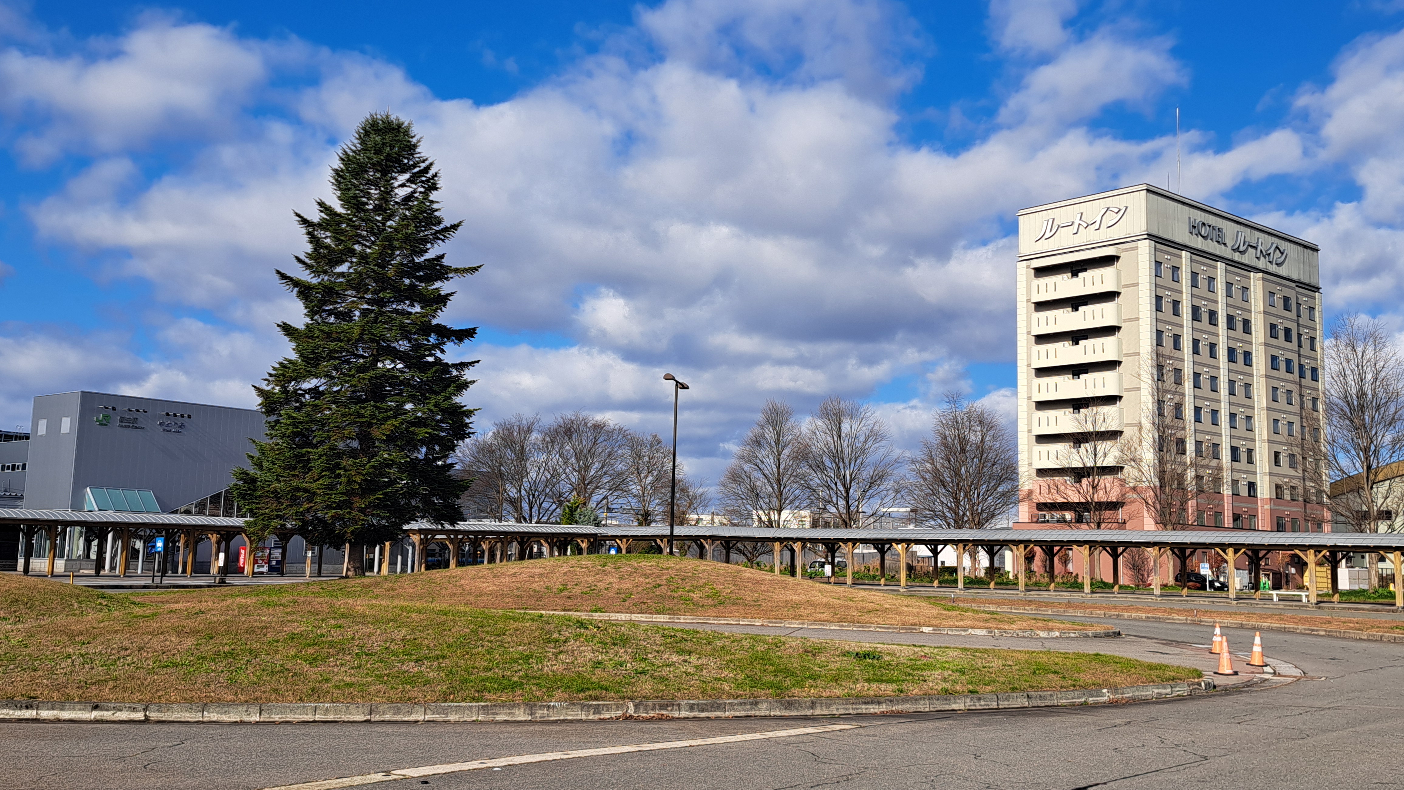 【新庄駅とルートイン】