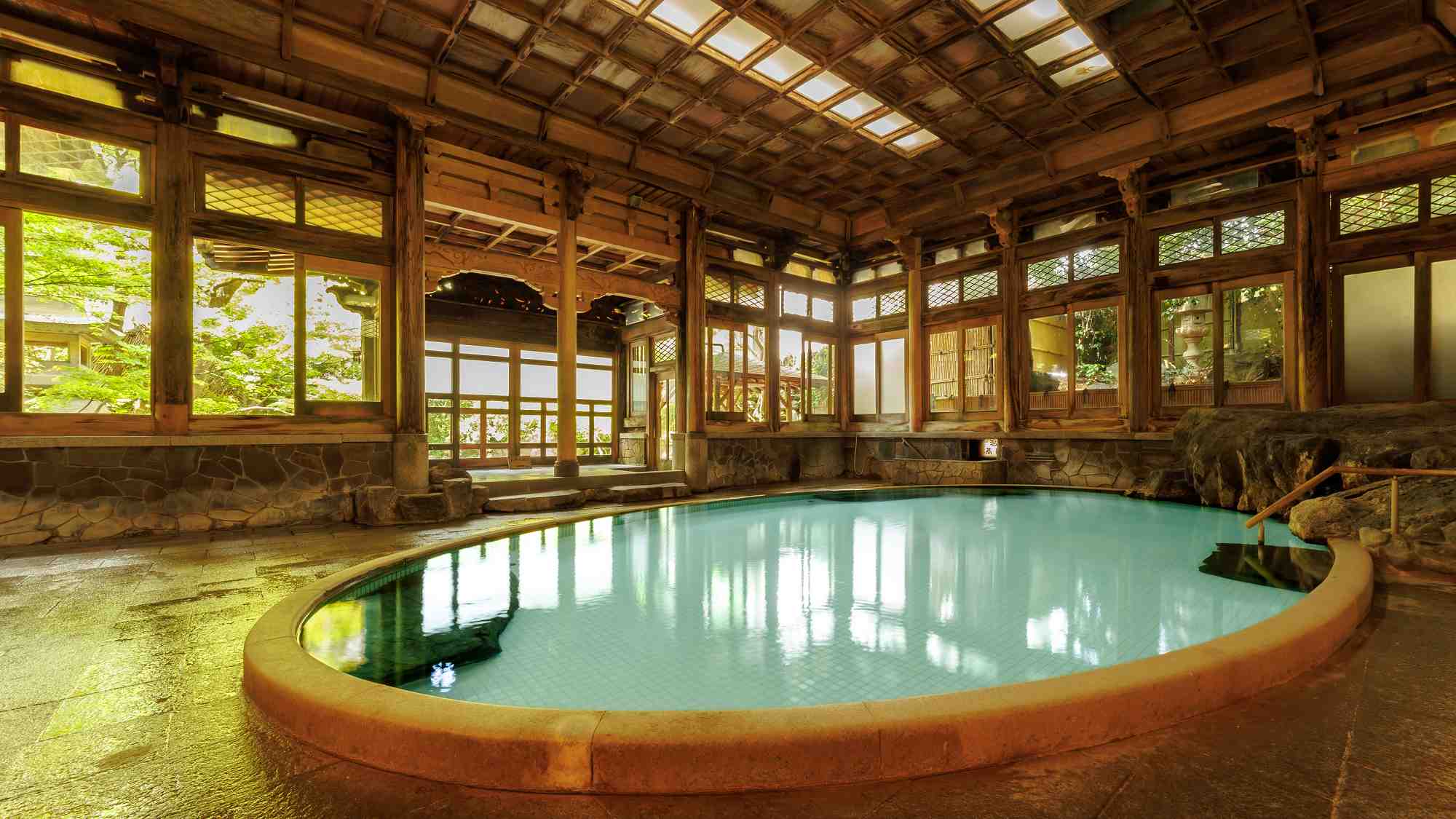 桃山風呂｜クラシックな落ち着きと豪華さを漂わせる趣