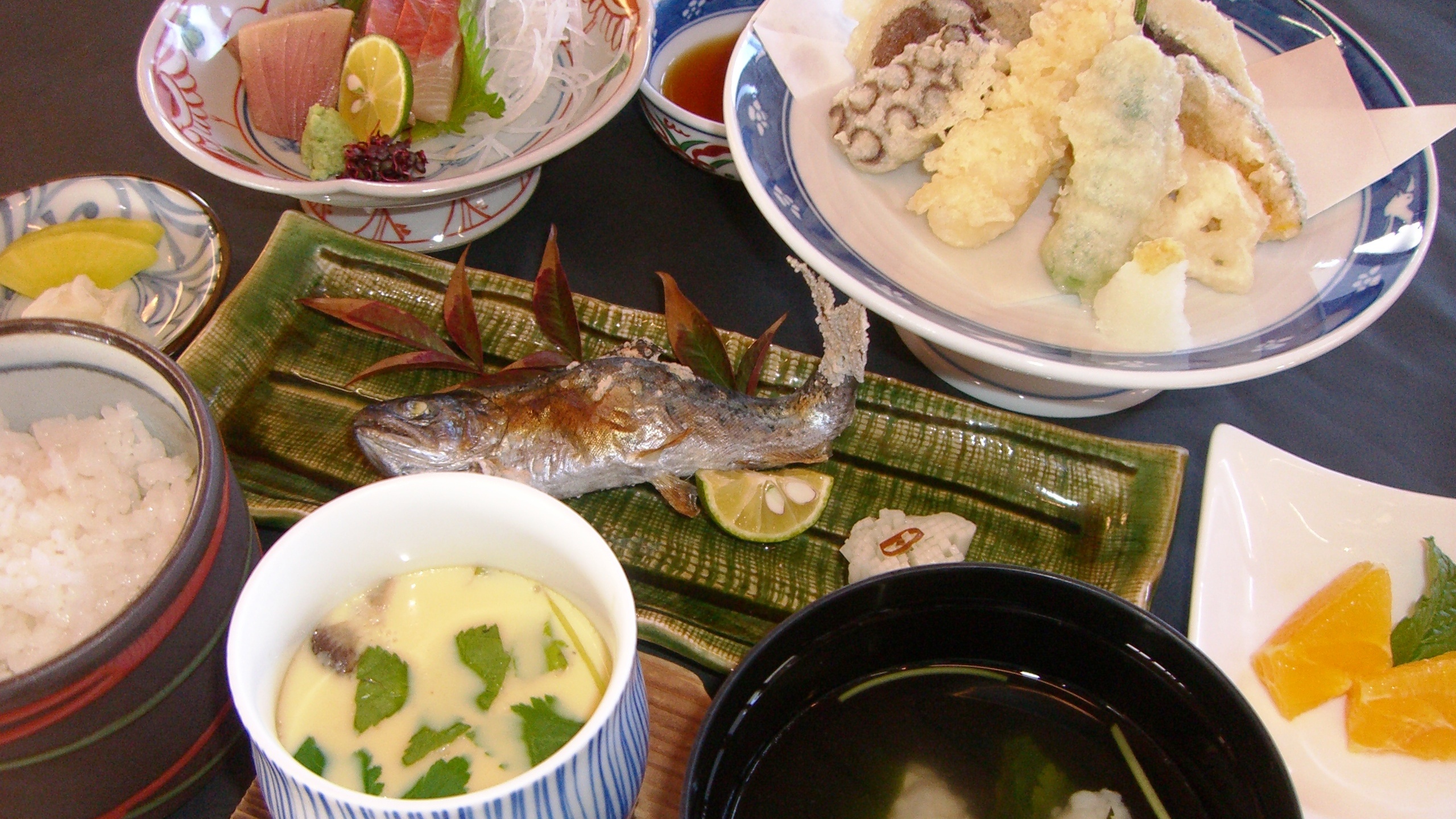 【和食】小学生のお子様用の夕食です。洋食とどちらかお選びください。