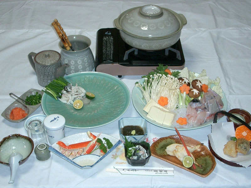 若狭湾の美味しいフグのフルコース・活魚・イカのお刺身付き豪華プラン[現金特価]