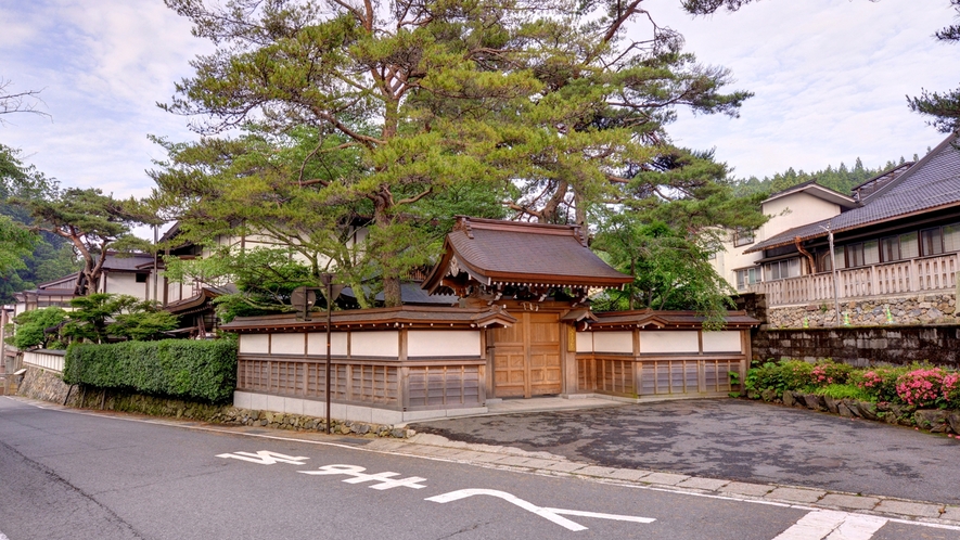 *【外観】弘法大師空海が真言密教の根本道場として開いた寺院。昔ながらの宿坊スタイルをご体験下さい。