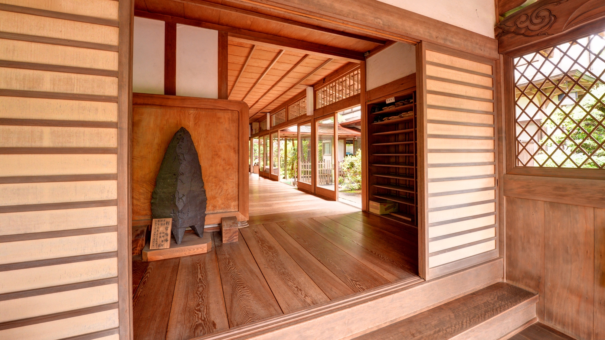 *【館内】高野山ならではの厳粛な空気や精進料理等、お愉しみ頂ければ幸いです。