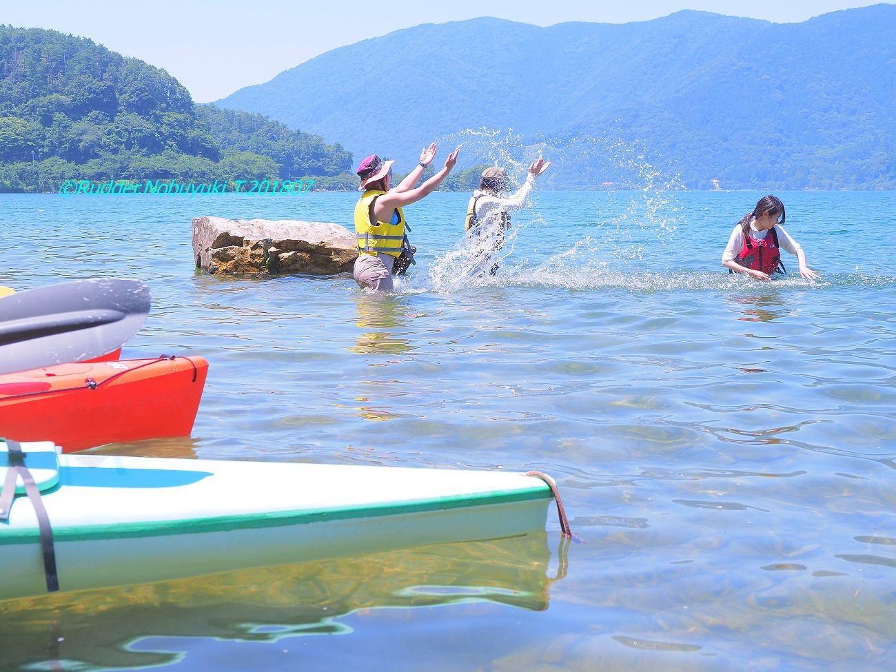 奥琵琶湖畔を吹き抜ける涼風をもとめてカヌー体験ツアー（体験費用は別途必須になります）