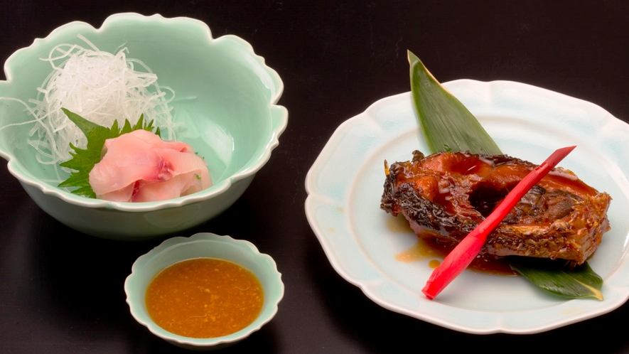 【別注料理】梅月特製「鯉の旨煮」+「鯉のあらい」