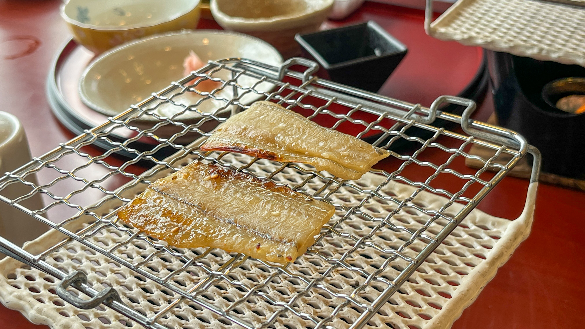 和歌山名産の太刀魚のみりん干し。お好みの焼き加減でお召し上がりください。（朝食の一例）