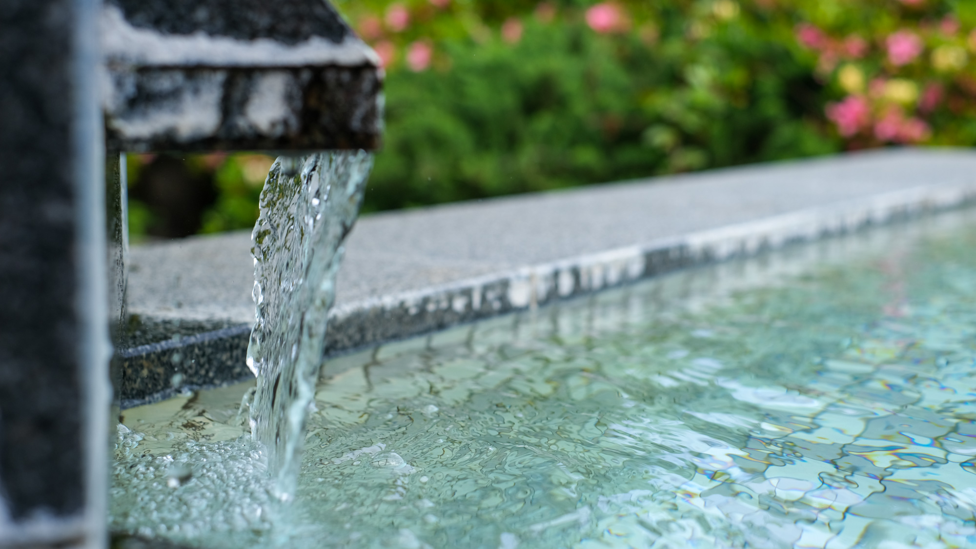 白浜温泉の泉質は、美肌効果や保温効果、切り傷や冷え性への効果などが期待できます。