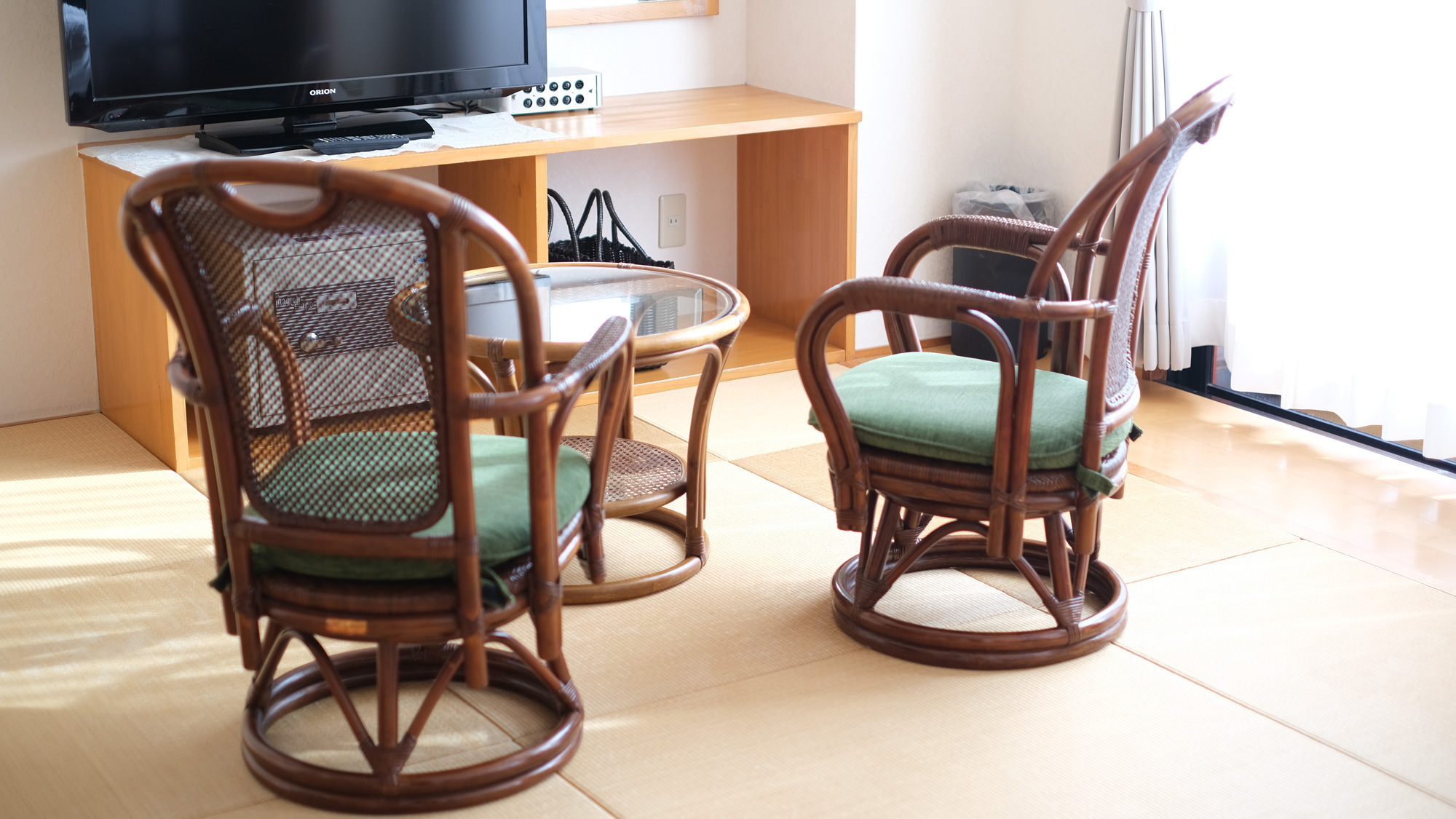 ＜和洋室＞定員2～5名温泉源泉100％の露天つぼ湯付