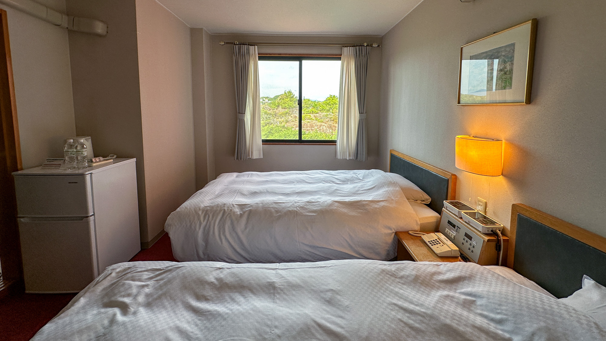 ＜和洋室＞定員2～5名温泉源泉100%の露天つぼ湯付