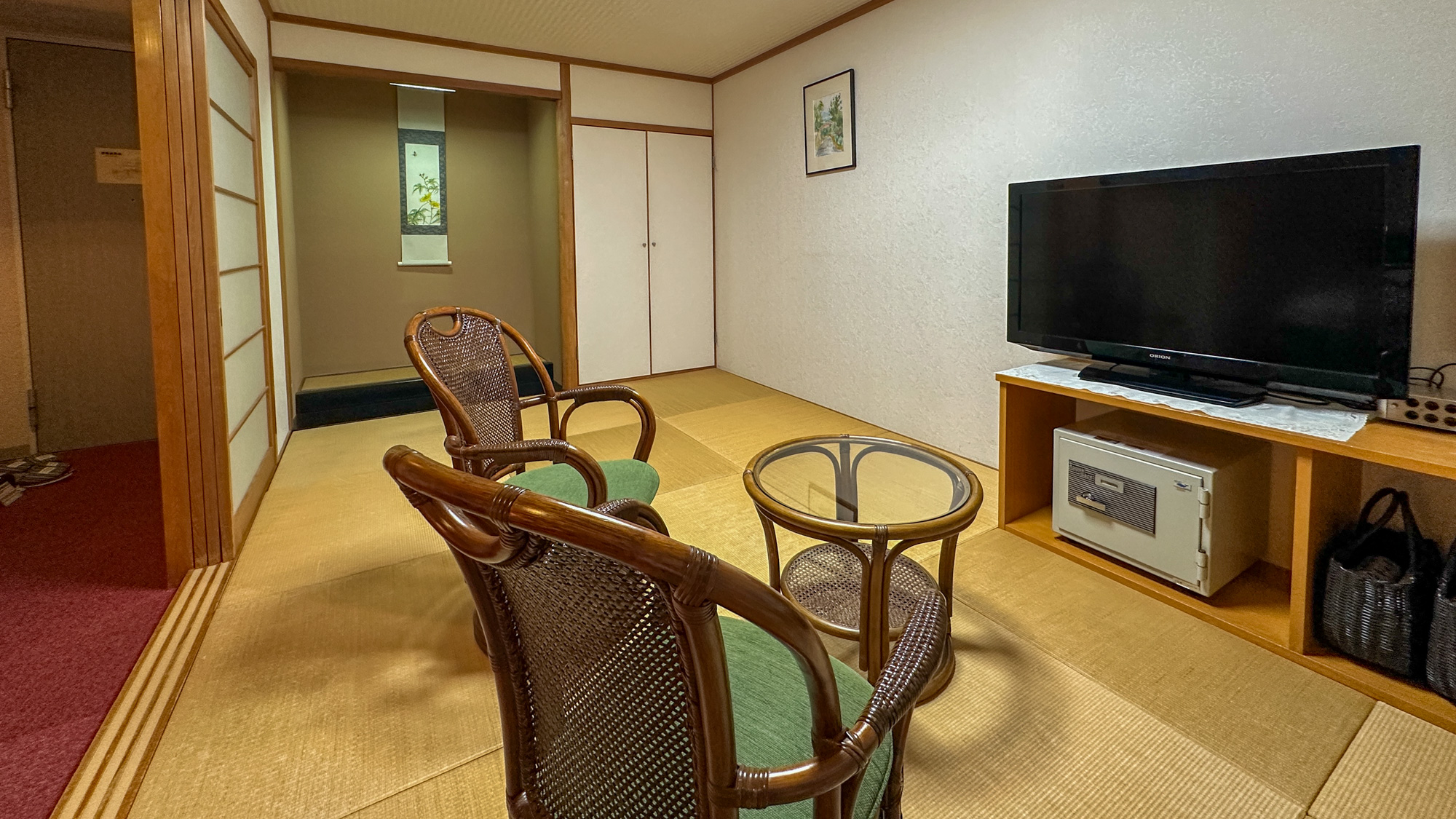 ＜和洋室＞定員2～5名温泉源泉100%の露天つぼ湯付