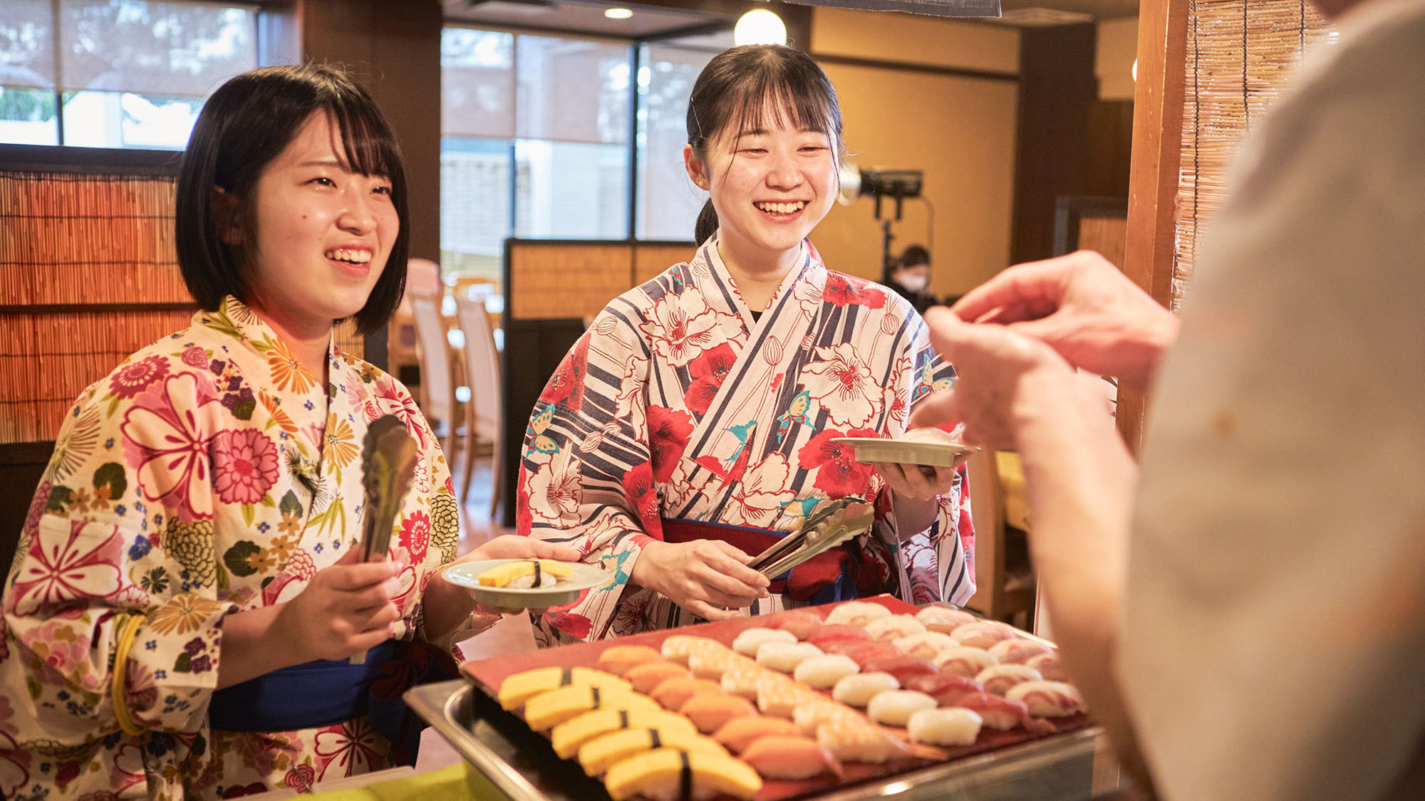 【さき楽60】早期予約で旅がオトクに！牛肉鉄板焼・魚介造りなど★食べ放題バイキング［ZY201YG］