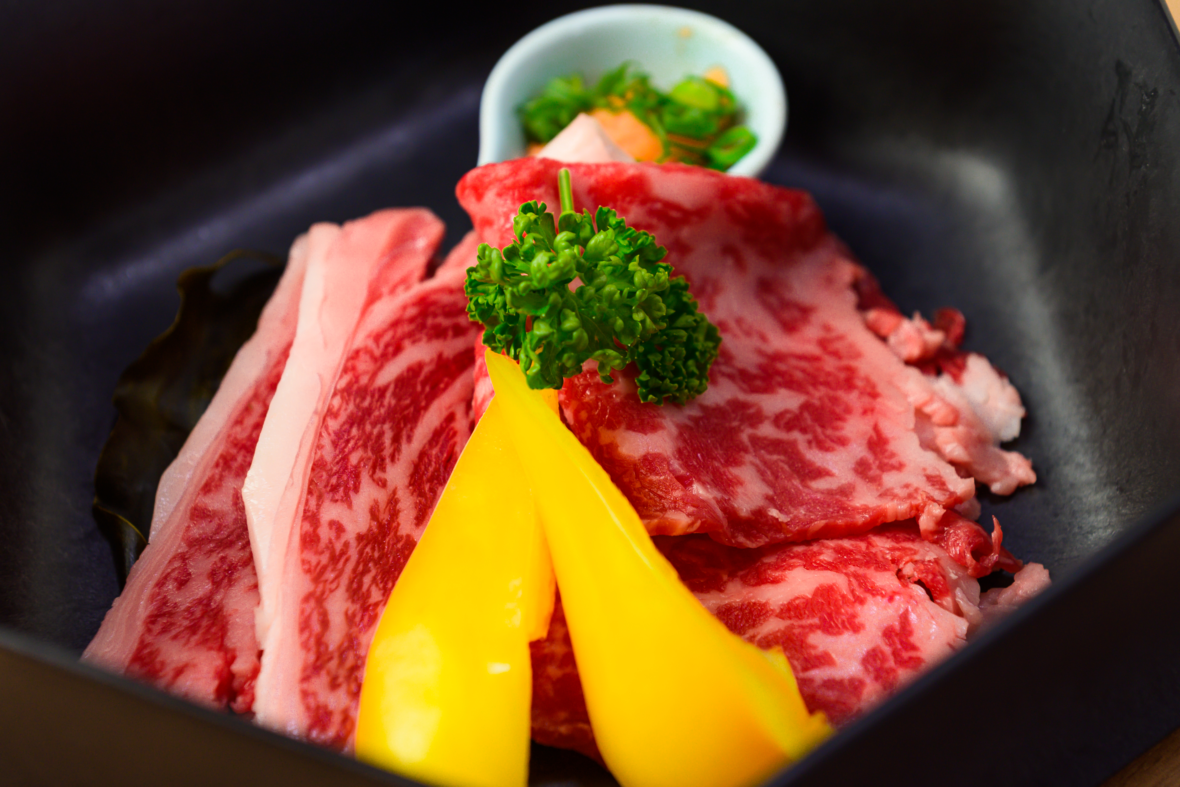 夕食３段目しほろ牛クロスリブロース昆布締め＆焼きしゃぶおろしポン酢（イメージ）