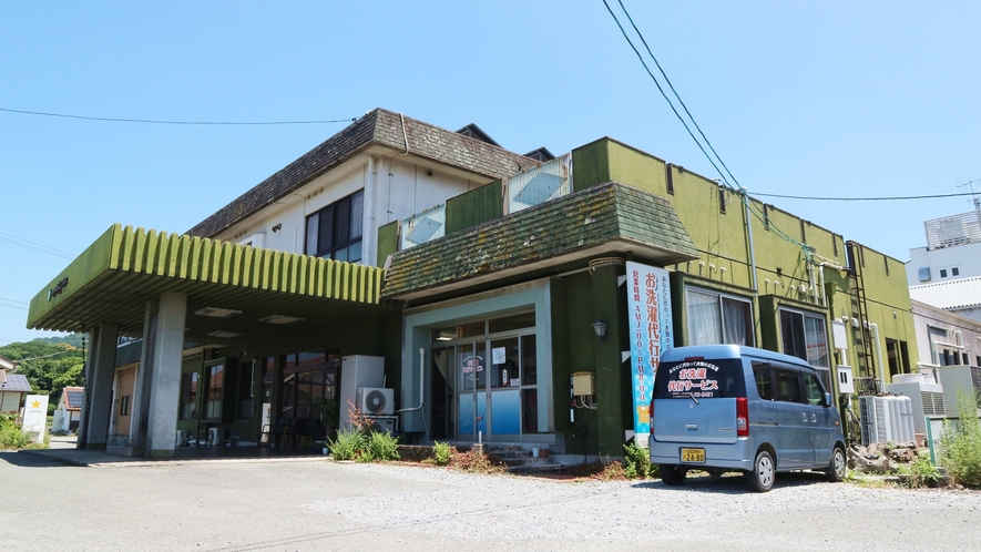 *【外観】洋室の本館コテージです。バス・トイレ付のシングル部屋です。