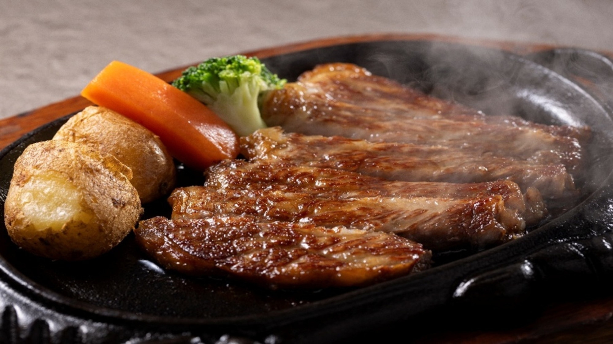 【かに食べ放題／土地の恵み会席】〜幻の和牛〜高知県産ブランド牛洋風会席