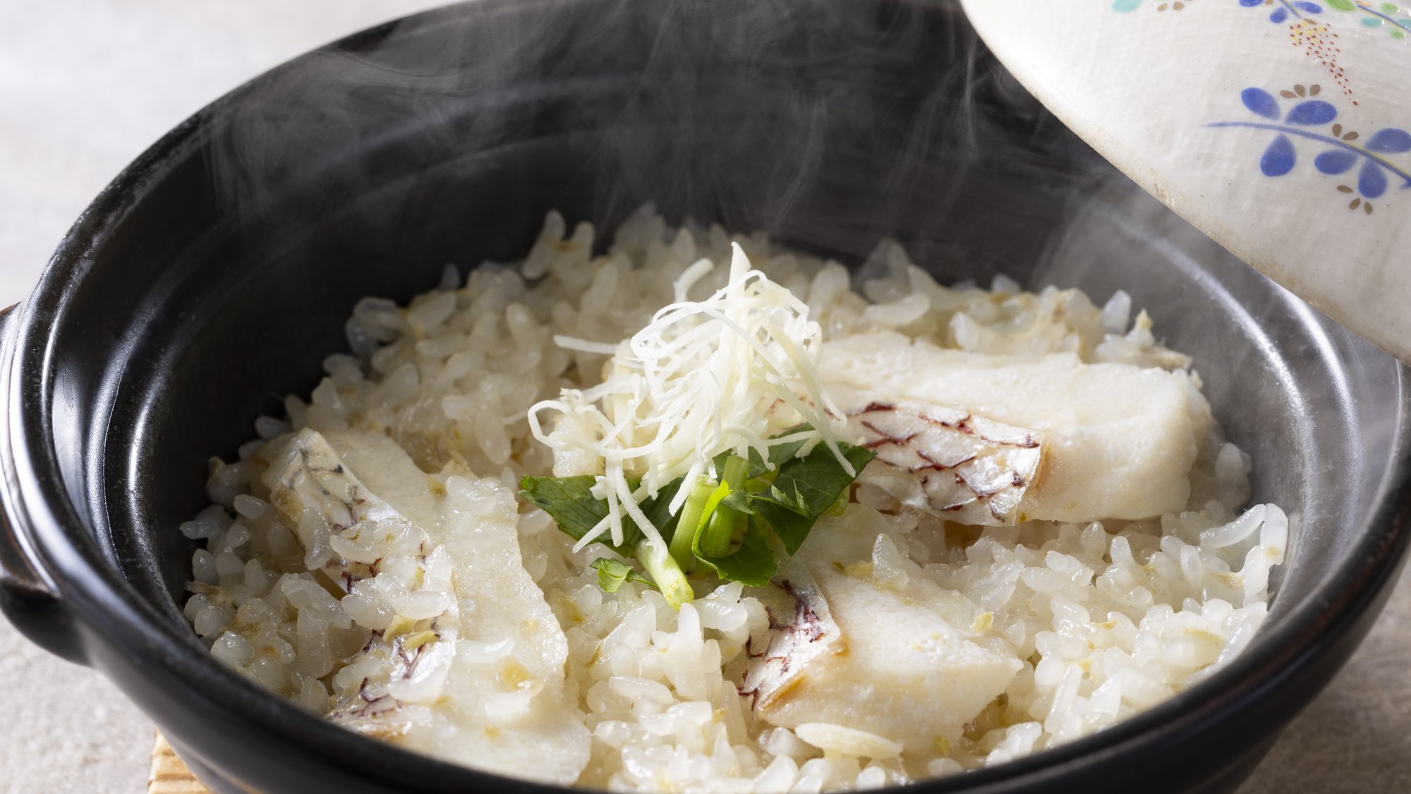 【特別会席】春（2026年3月～5月）御飯 鯛と土佐生姜の土鍋御飯　県産宗田鰹のお出汁を添えて1