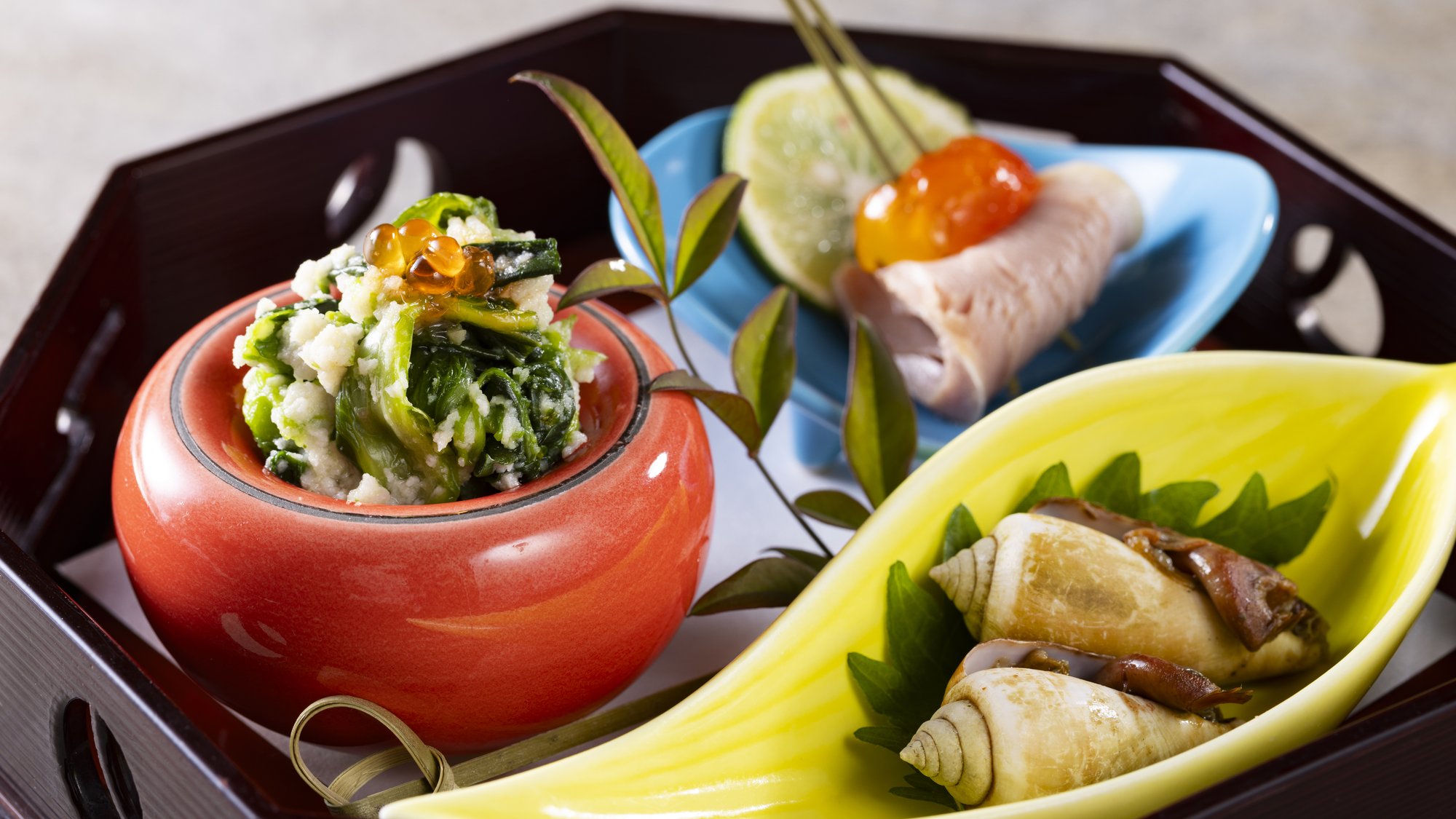 【土地の恵み会席】春（2026年3月～5月）前菜 ちゃんばら貝旨煮　菜の花の白和え