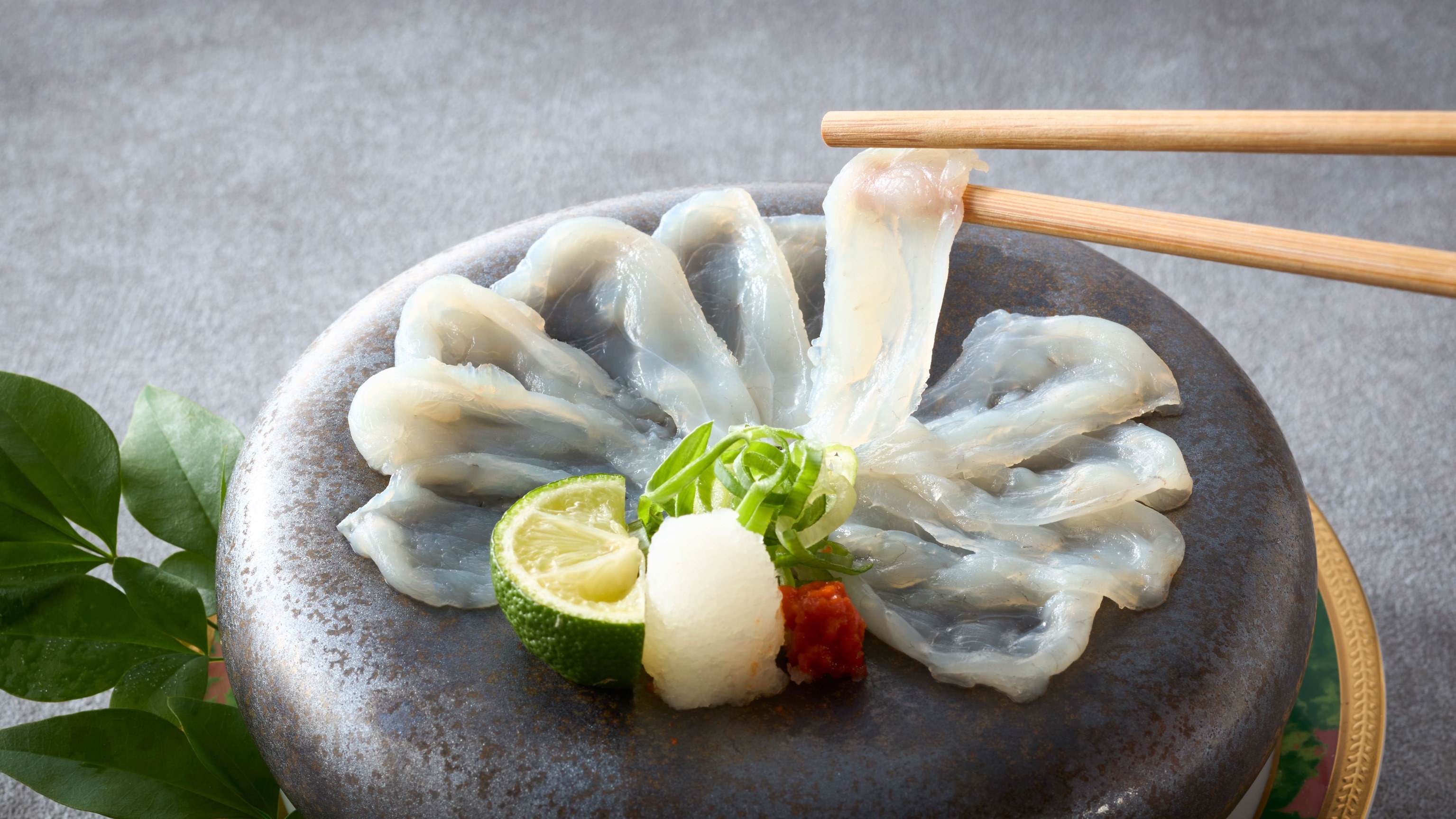 【当館自慢】淡路島の旬・高級食材《淡路三年河豚》尽くし〜最上級の美食旅《最上級会席》