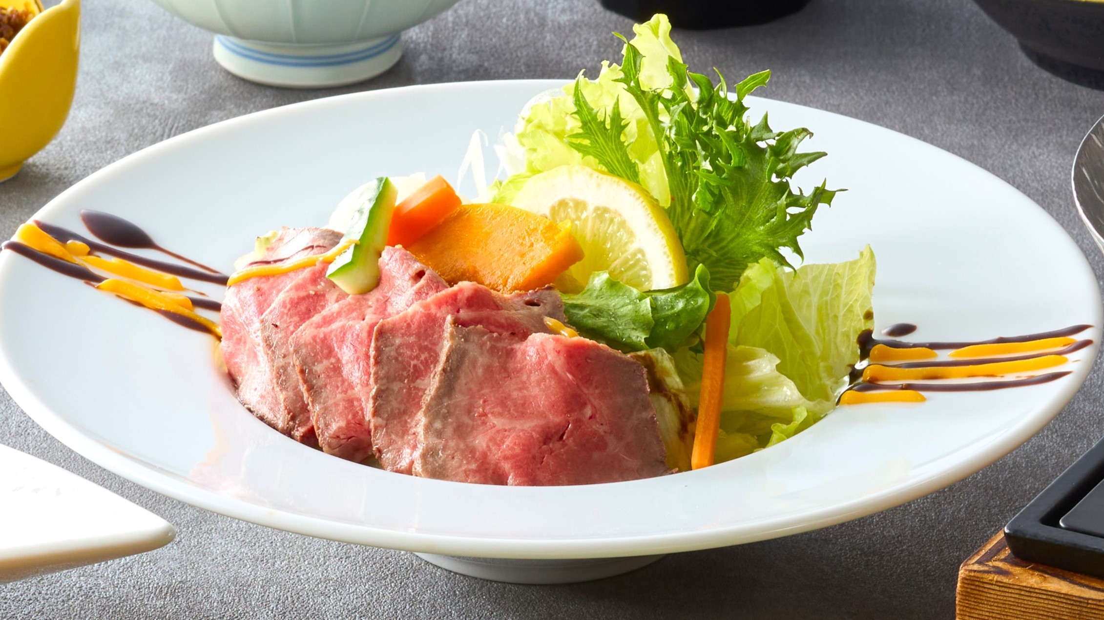 【自家製淡路牛ローストビーフ】