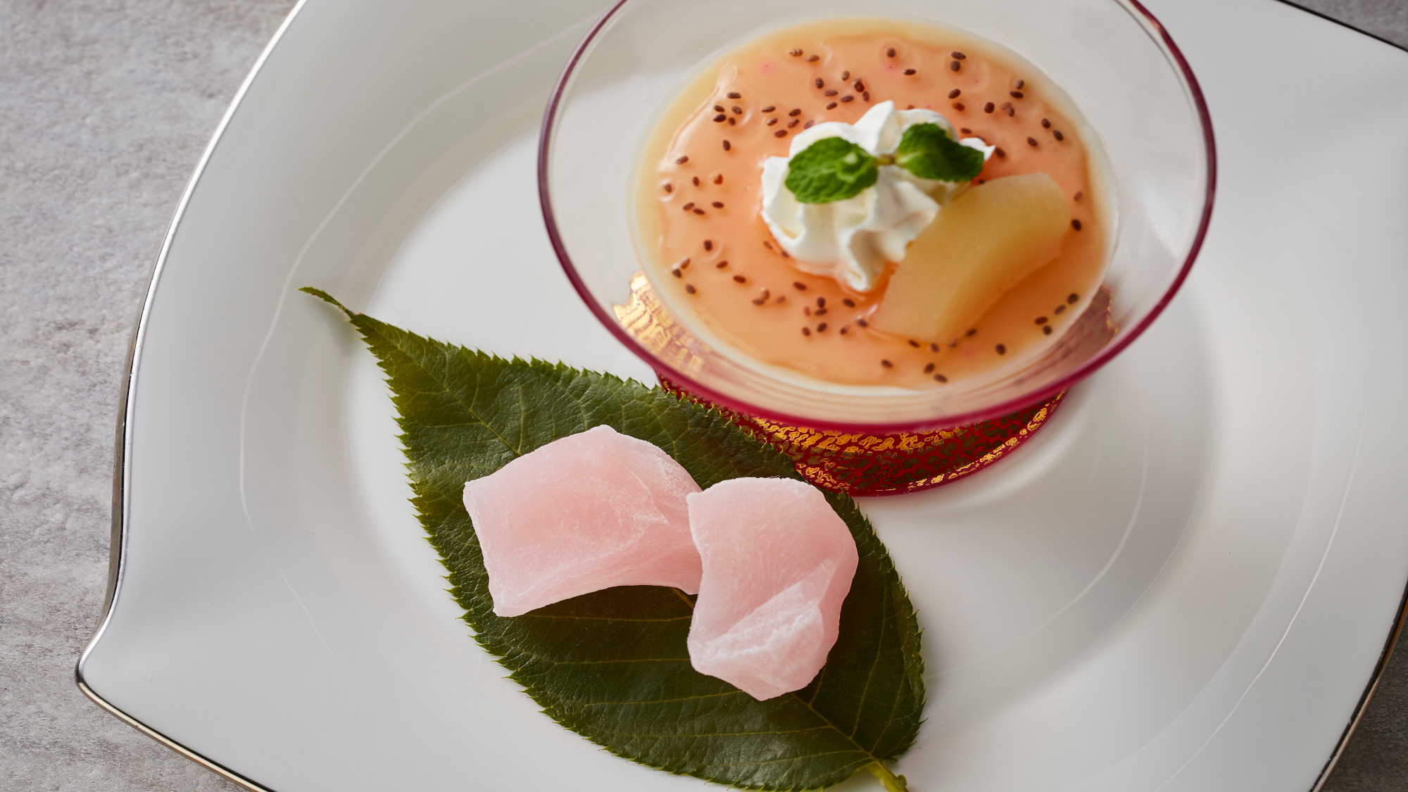 【土地の恵み会席】春(2026年3月～5月)デザート 亀の井オリジナルデザート、わらび餅