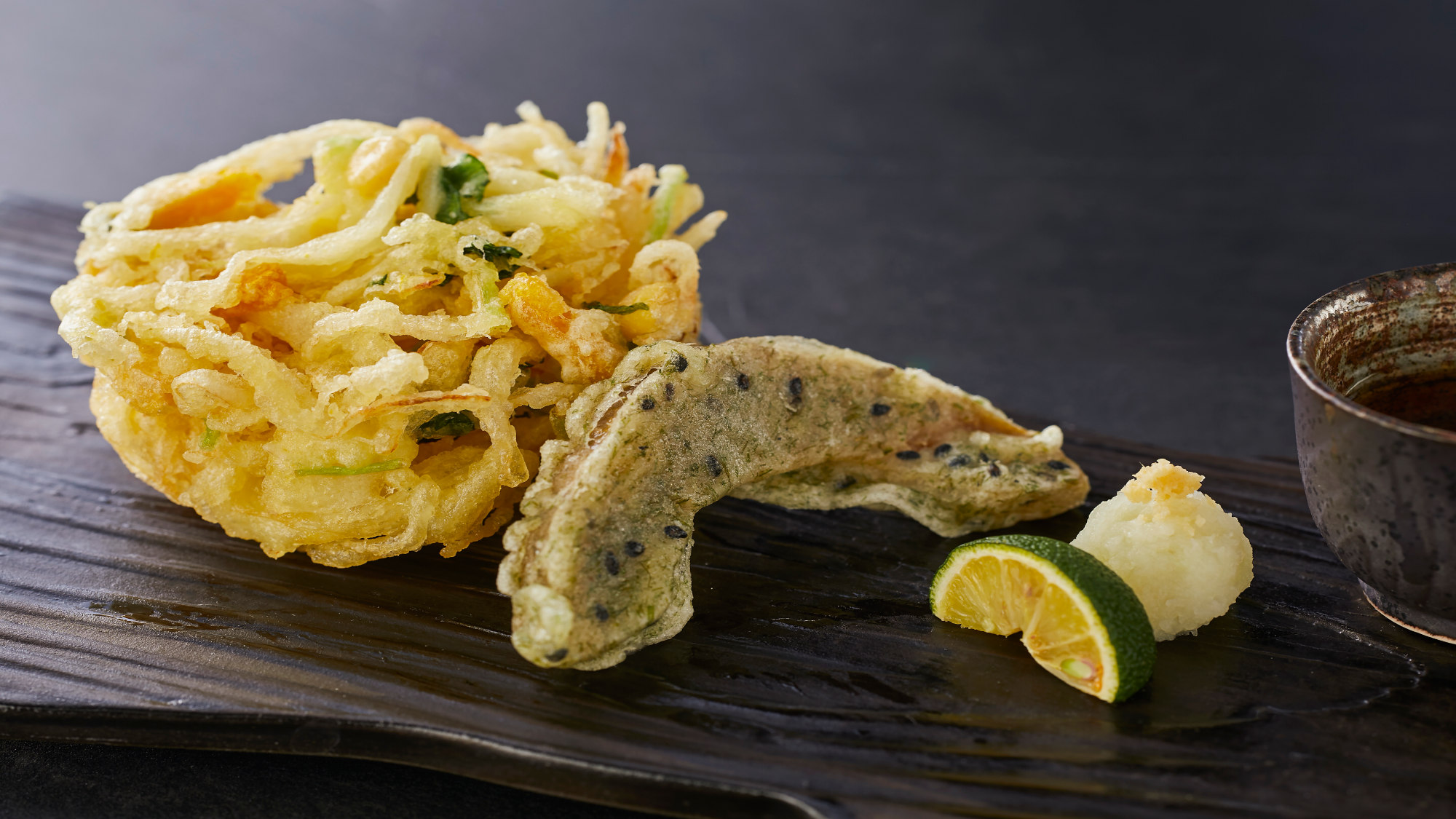 【極み/特別会席】夏(2026年6月～8月)油物 奈良漬の天婦羅と三輪素麺のかき揚げ