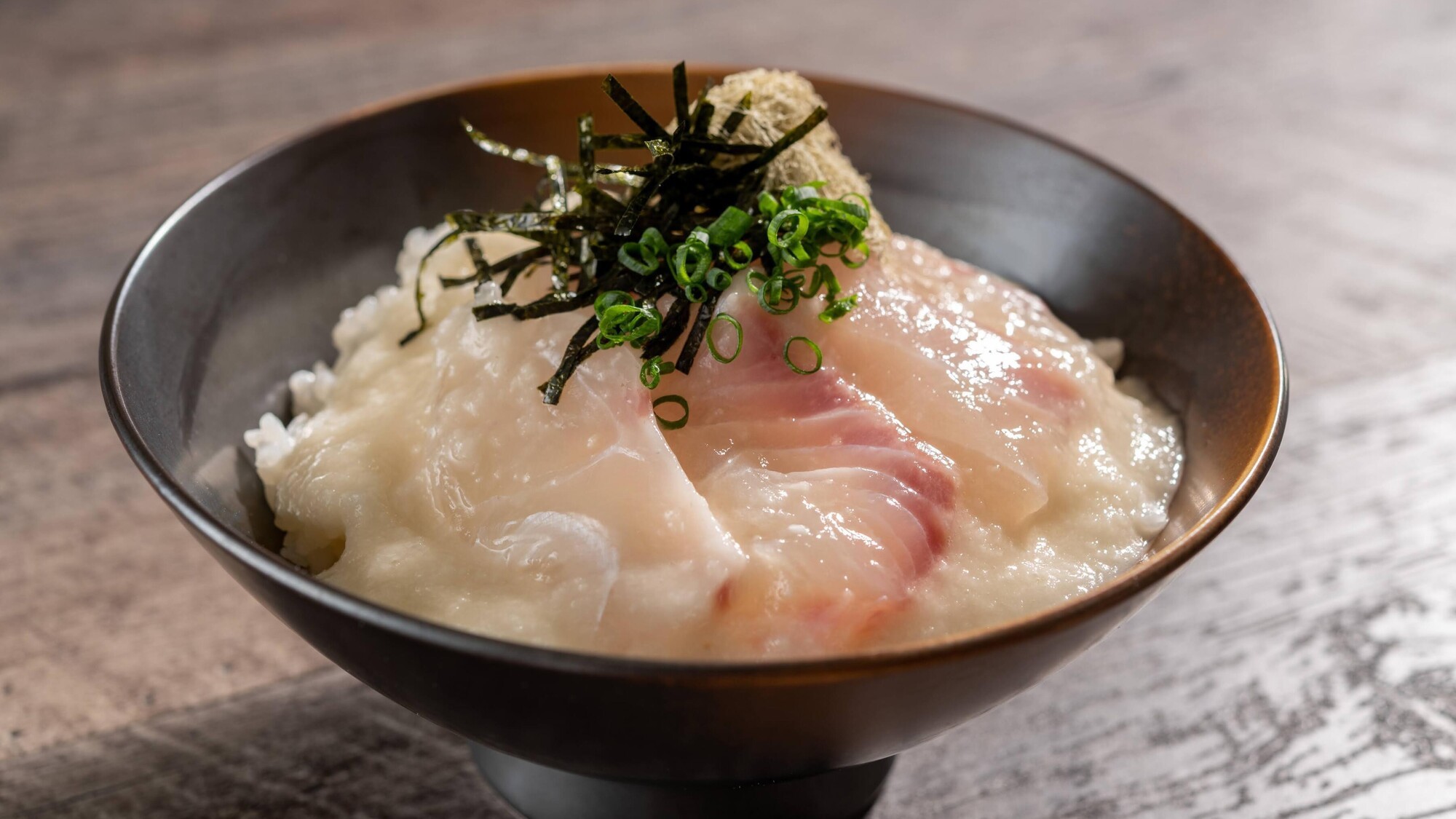【朝食付プラン】料理人が心を込めて用意した地元食材や、郷土料理の朝食をお召し上がりください。