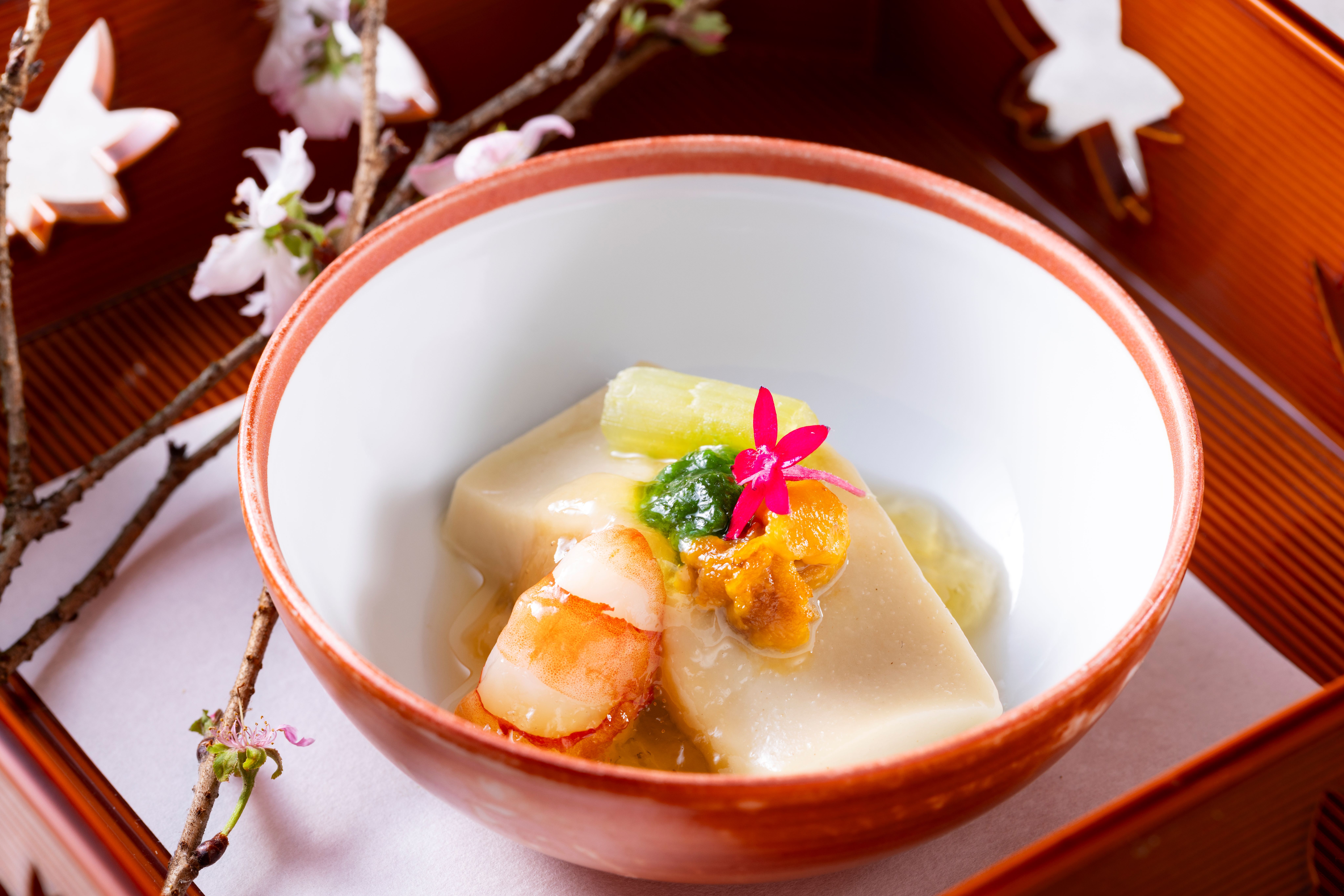 土地の恵み会席2026春【先付】白胡麻豆腐