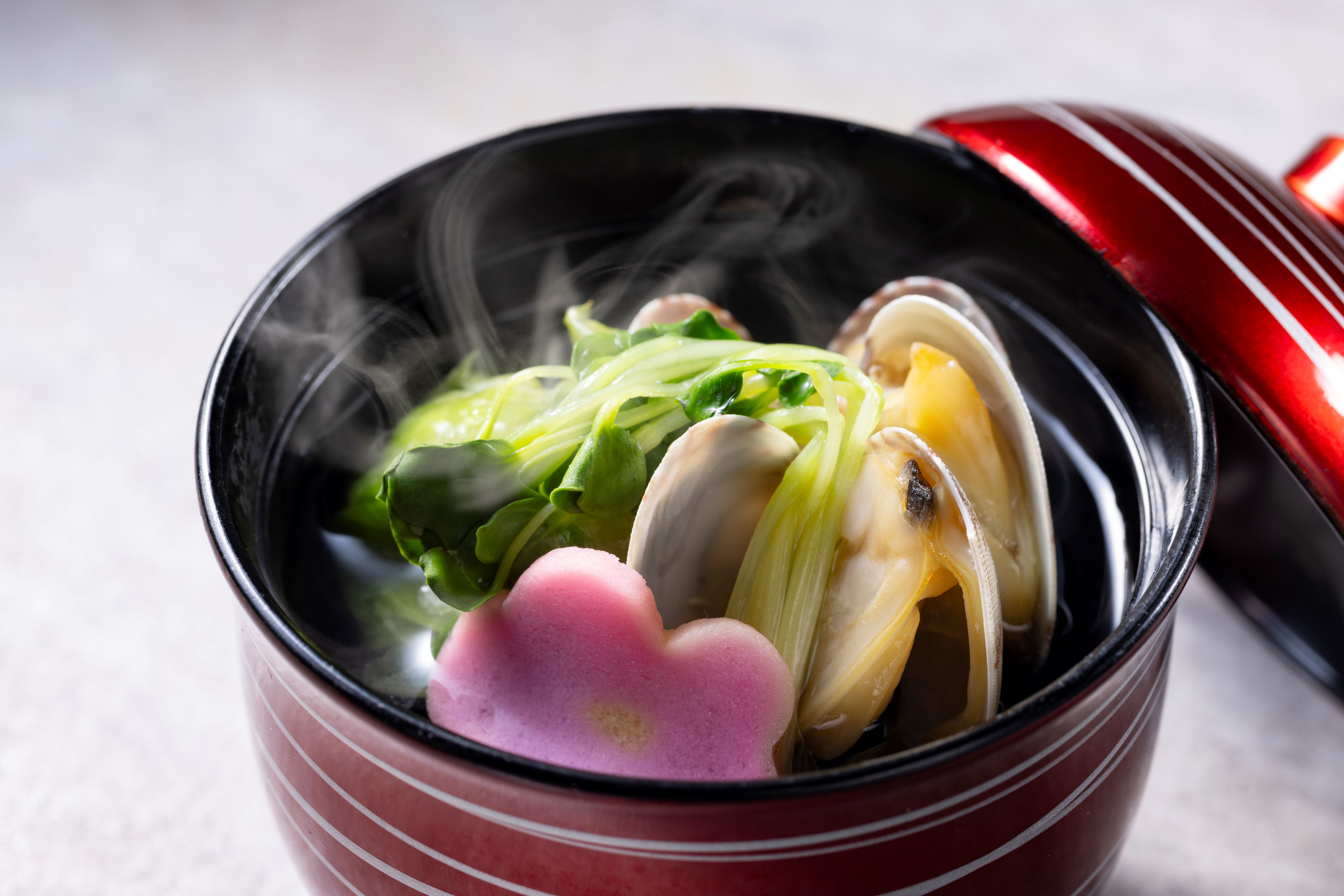 季節の会席土地の恵み会席共通2026春【留椀】浅利とレタスのスープ仕立て